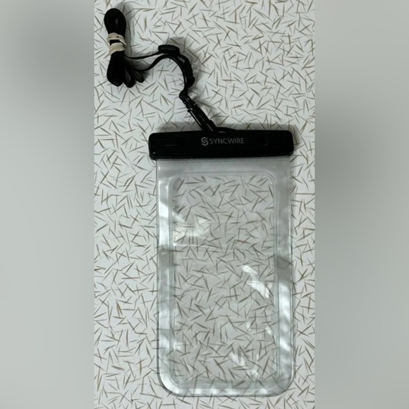 SyncWire Waterproof Phone Holder Lanyard - Picture 1 of 3